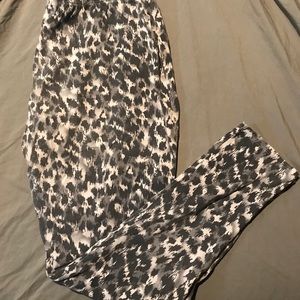 Leopard print leggings